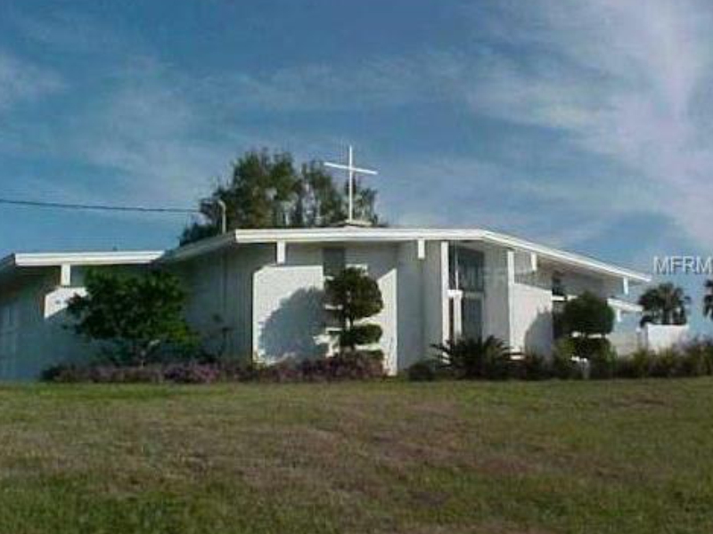 Large Church For Sale on 2.3 acres in Lake Wales, Florida $279,000