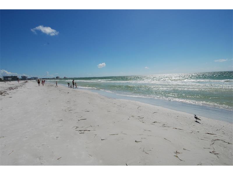 6 to 7 Unit Apt / Motel - St.Petersburg Beach - Retire and Live Off Rent $729,000