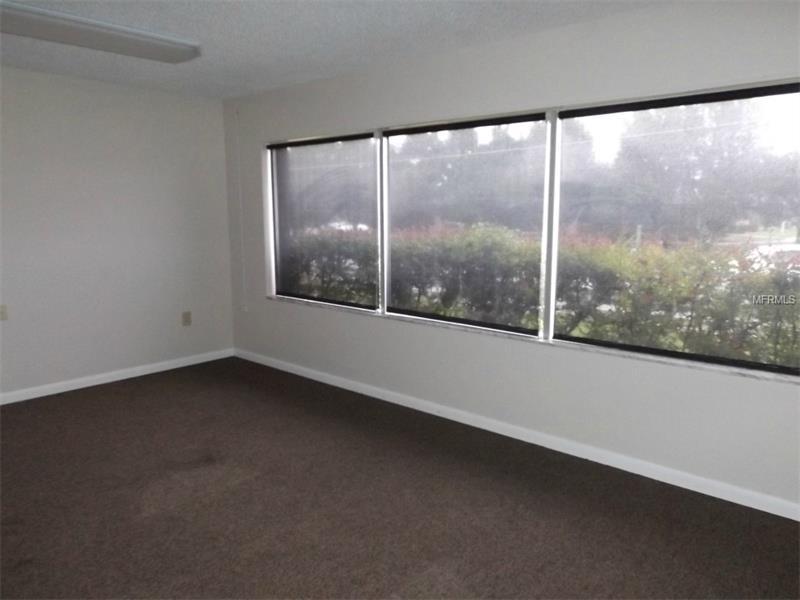 Commercial Building For Sale - 6 Offices - Leesburg - Orlando $185,000
