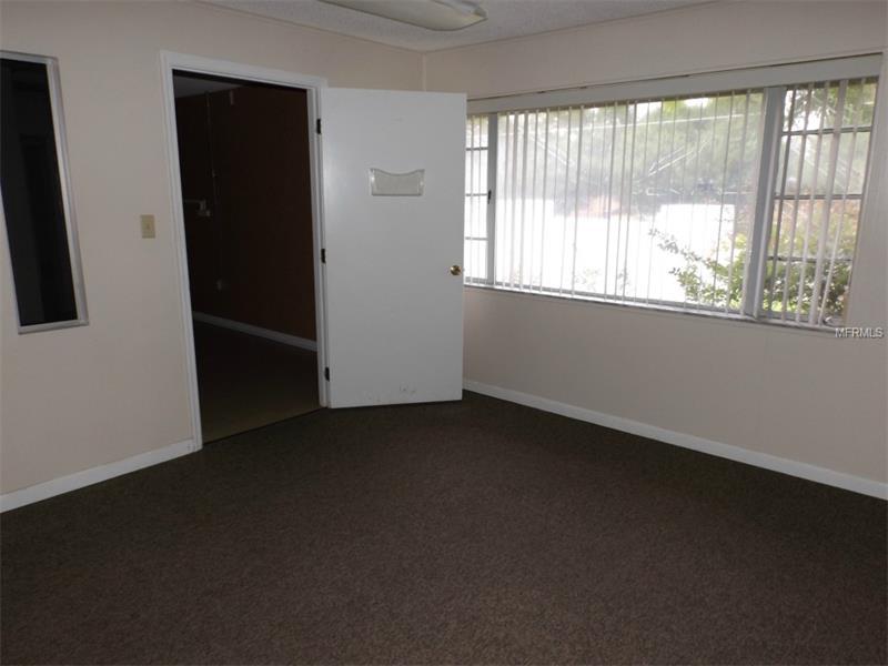 Commercial Building For Sale - 6 Offices - Leesburg - Orlando $185,000