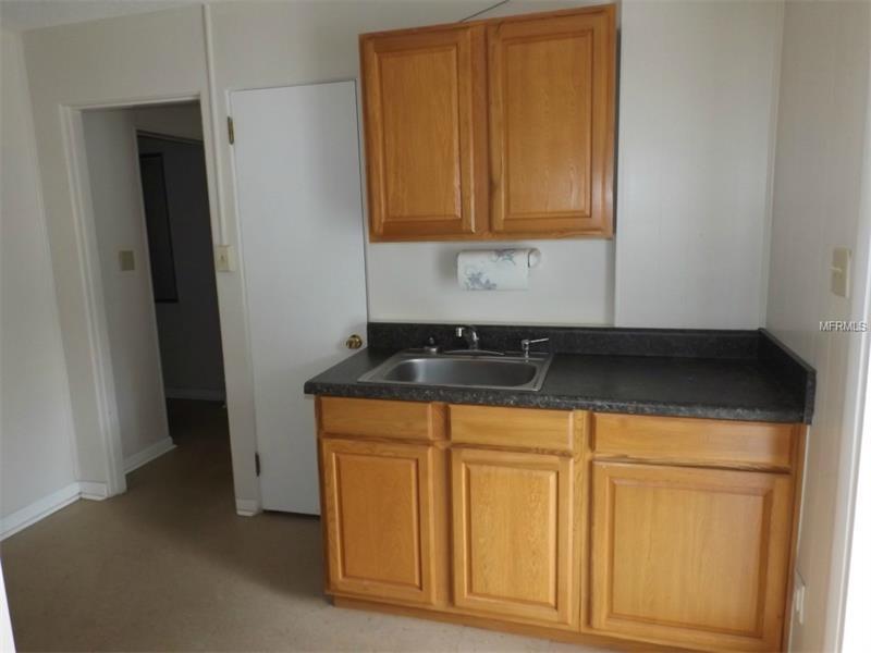 Commercial Building For Sale - 6 Offices - Leesburg - Orlando $185,000