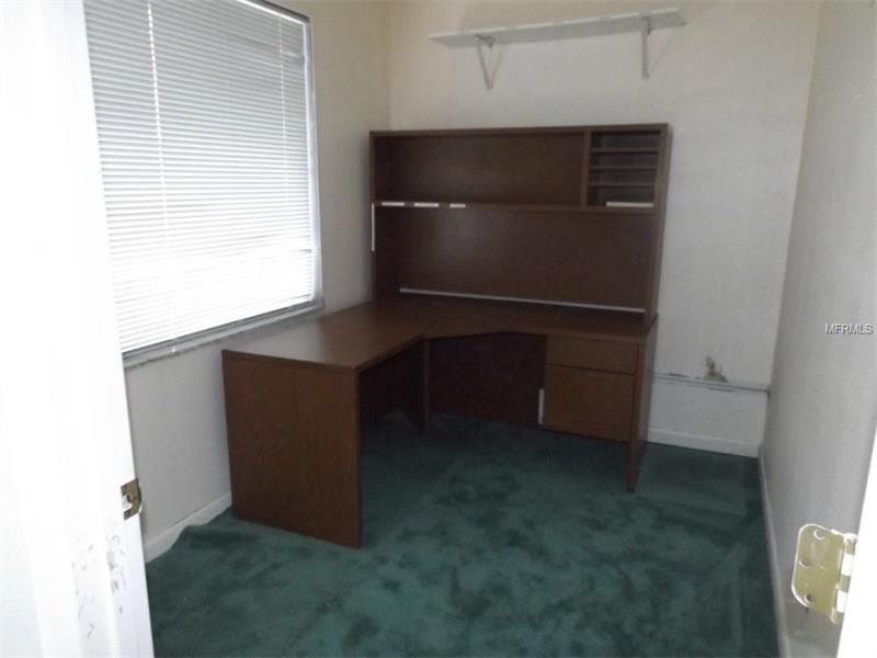Commercial Building For Sale - 6 Offices - Leesburg - Orlando $185,000