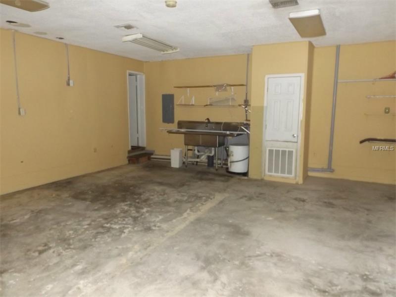 Commercial Building For Sale - 6 Offices - Leesburg - Orlando $185,000