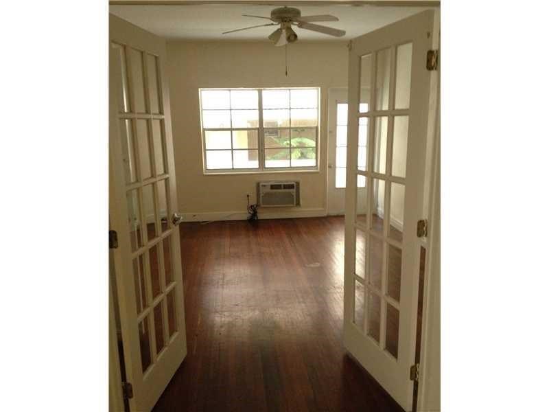 Miami Beach Art Deco Apartment Building For Sale - 12 units $3,100,000
