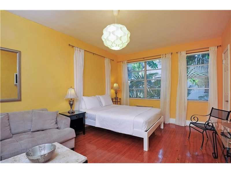 South Beach 17 Suite Art Deco Hotel - Miami Beach - $8,500,000