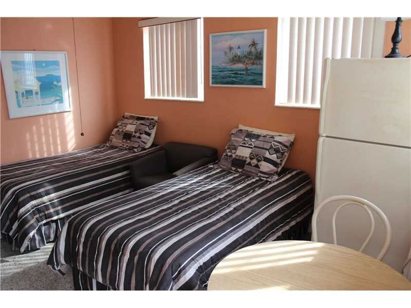 Hollywood Beach Hotel For Sale - 13 Units - 1 block from the beach and Margaritaville - $2,950,000