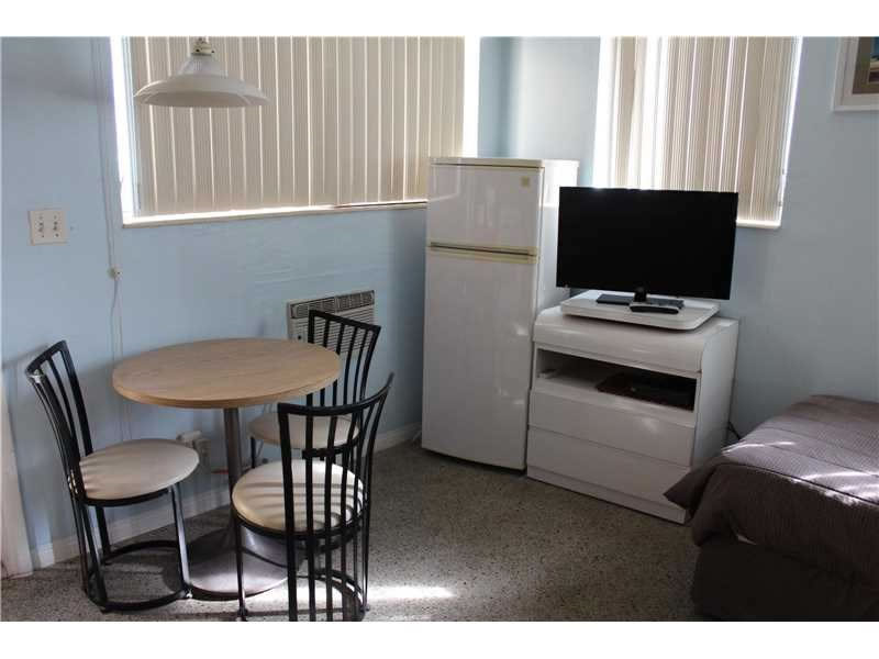 Hollywood Beach Hotel For Sale - 13 Units - 1 block from the beach and Margaritaville - $2,950,000