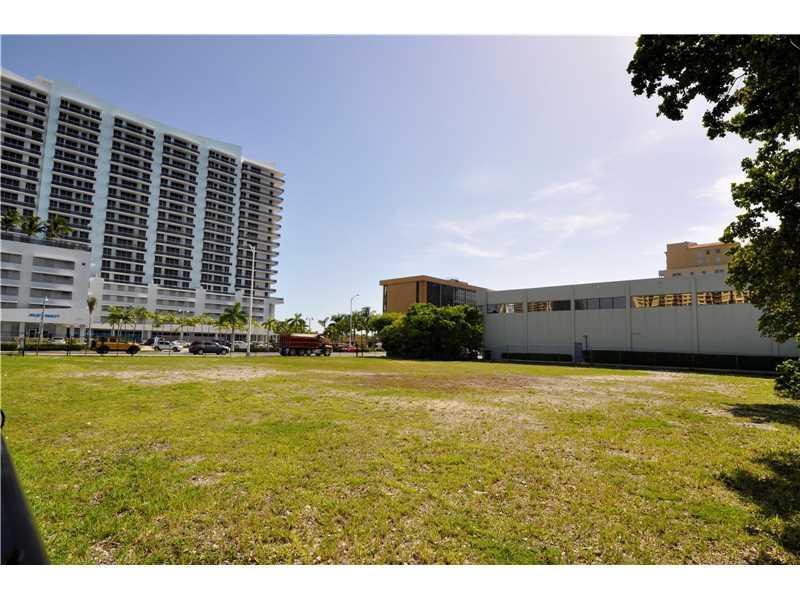 Waterfont Developer Site in North Bay Village - Miami Beach - $8,500,000