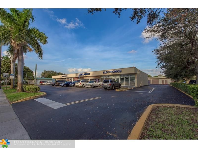 Shopping Center - 20,200 sq ft in Plantation, FL - $2,250,000
