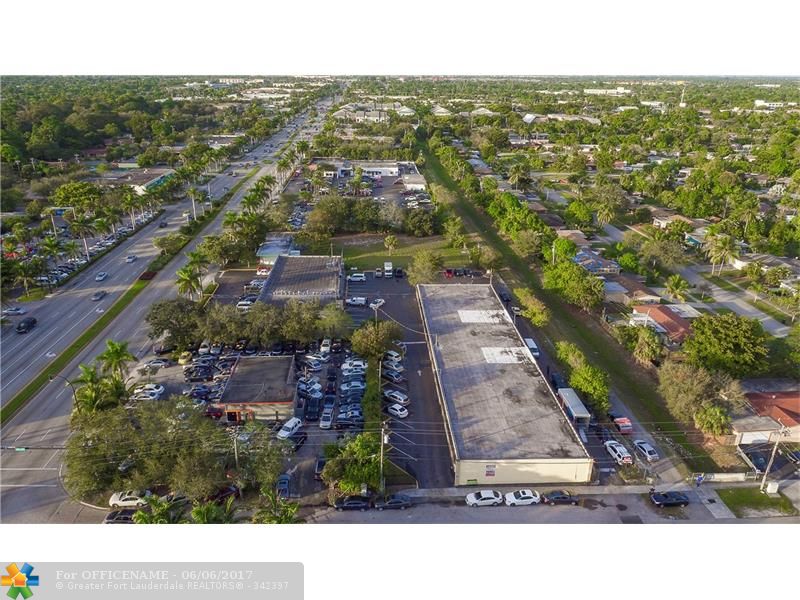 Shopping Center - 20,200 sq ft in Plantation, FL - $2,250,000