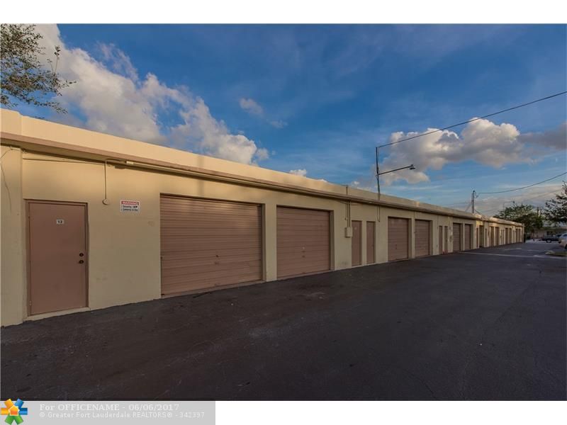 Shopping Center - 20,200 sq ft in Plantation, FL - $2,250,000