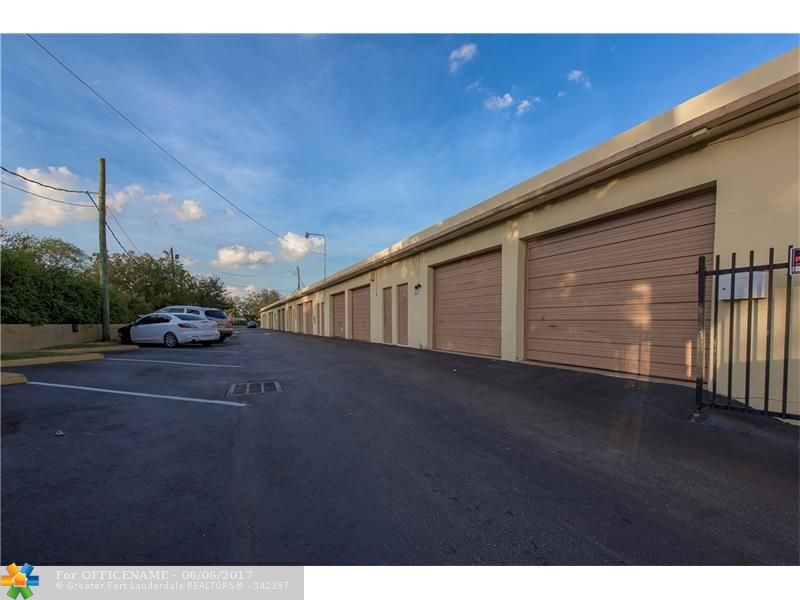Shopping Center - 20,200 sq ft in Plantation, FL - $2,250,000