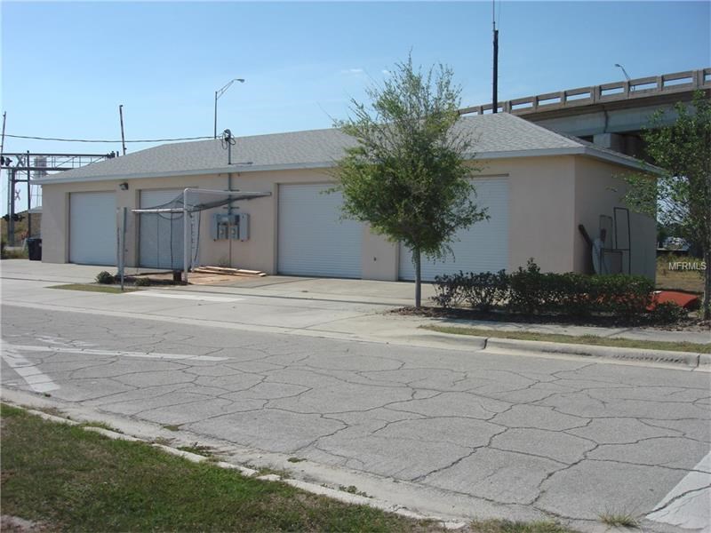 Industrial Building with Warehouse Storage in Auburndale, FL - $170,000
