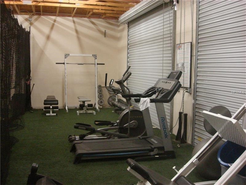 Industrial Building with Warehouse Storage in Auburndale, FL - $170,000