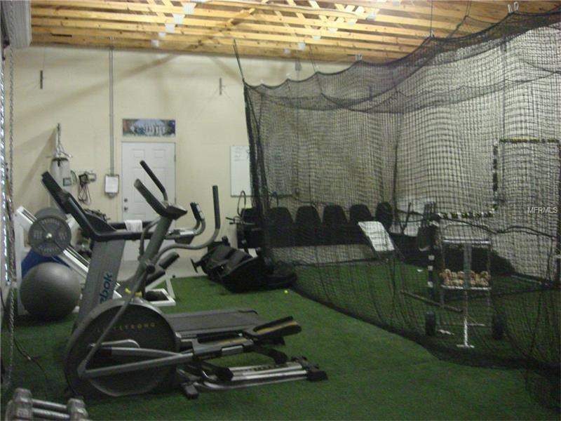 Industrial Building with Warehouse Storage in Auburndale, FL - $170,000