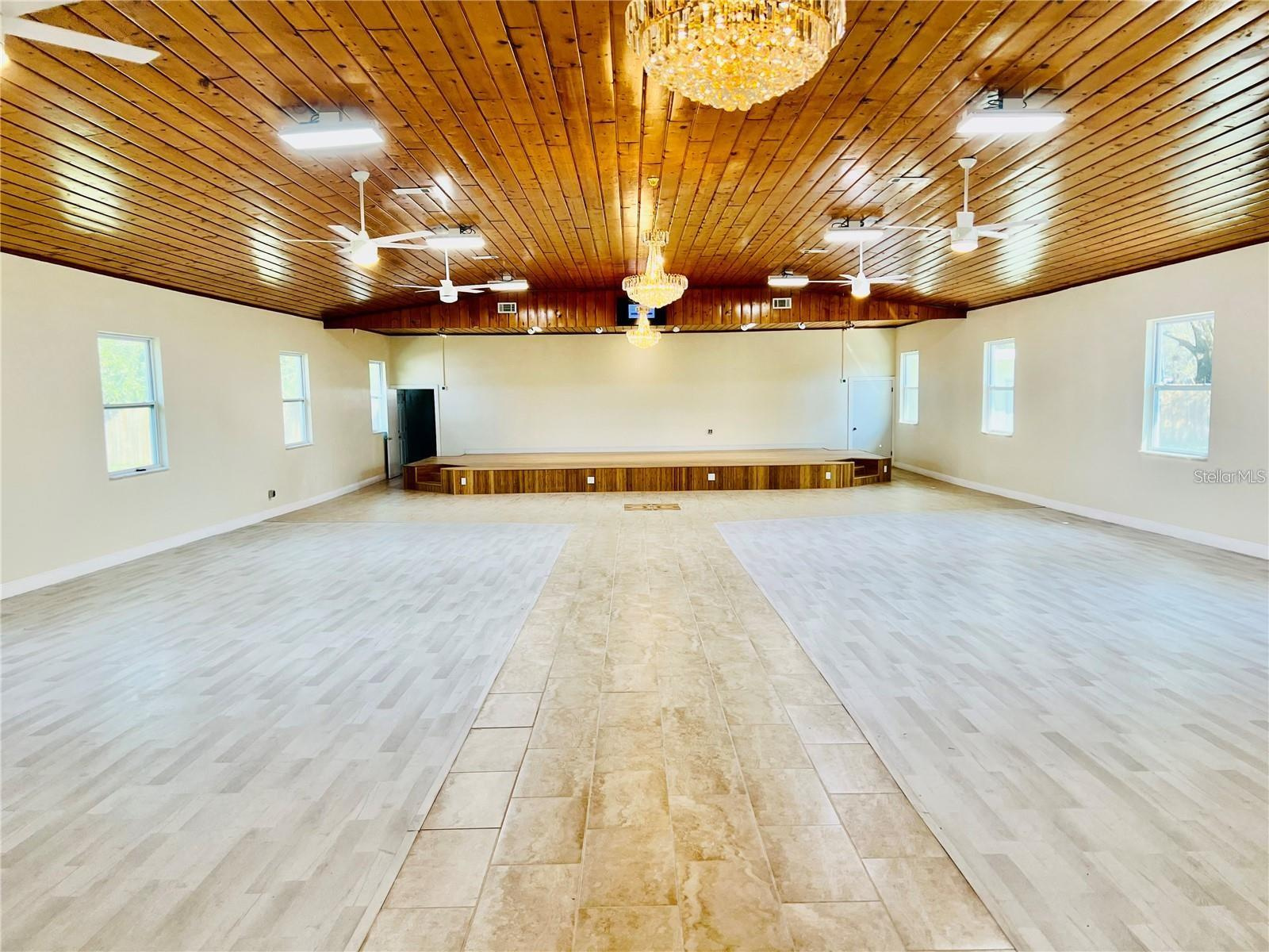 Church Building & Living Quarters For Sale in Bartow, FL $599,995