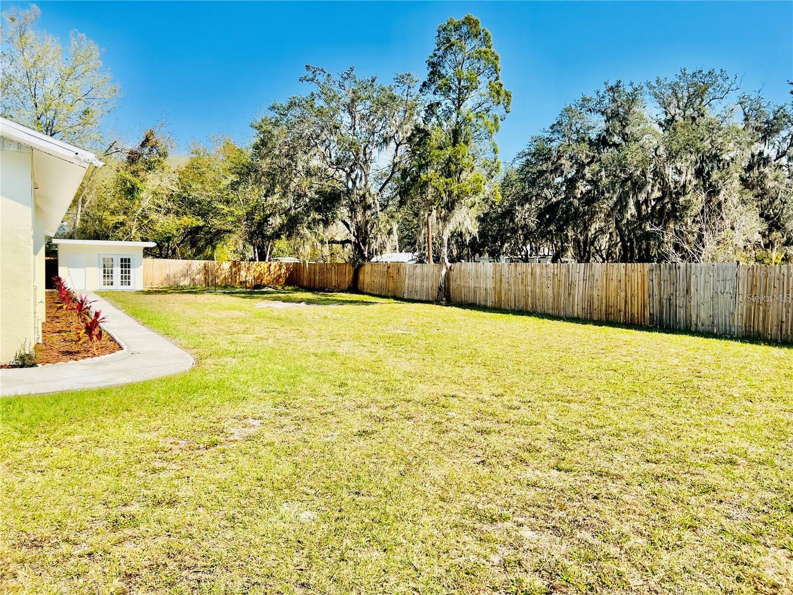 Church Building & Living Quarters For Sale in Bartow, FL $599,995