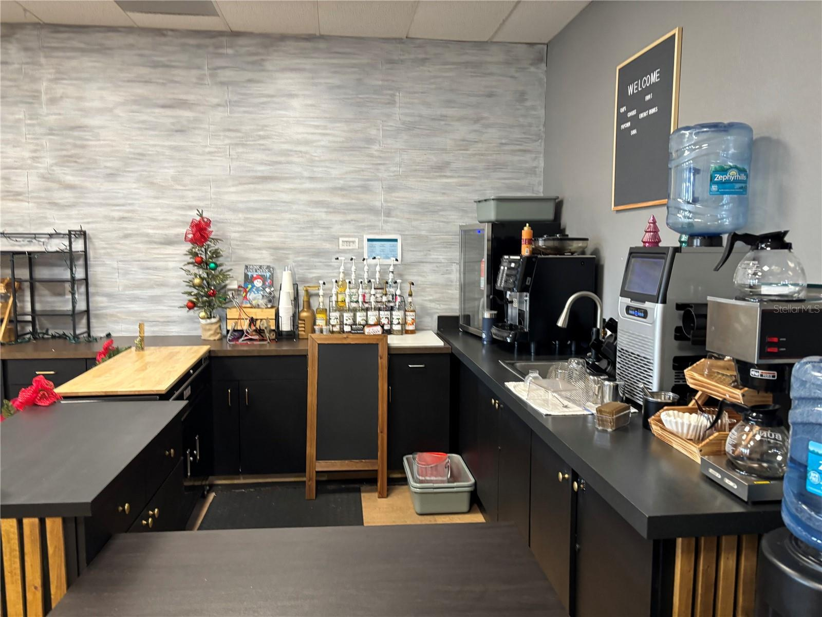 Church, School, or Office Building For Sale in Orlando Central Park Area - 38,000 Sq Ft $4,700,000