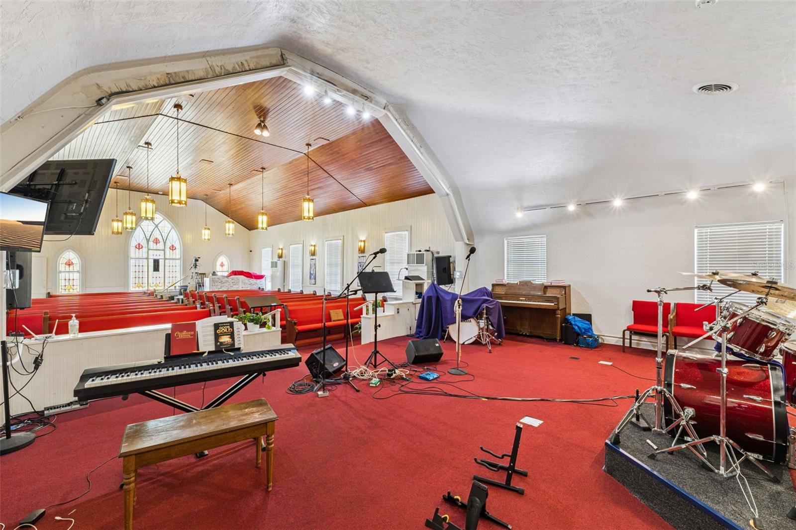 Church Building For Sale In Daytona Beach, Florida - $750,000 Church Building For Sale In Daytona Beach, Florida - $750,000