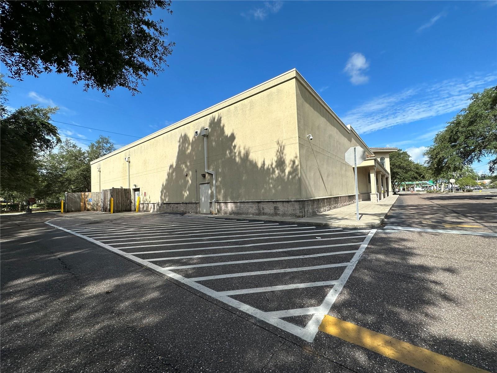 Large Commercial Storefront in Tampa, Florida - perfect for Church, School or Daycare - $5,250,000 Large Commercial Storefront in Tampa, Florida - perfect for Church, School or Daycare - $5,250,000