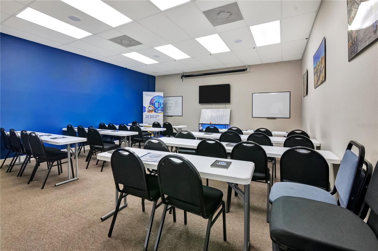 Large Commercial Building For Sale In Apopka, FL - Great For a Church - $2,600,000 Large Commercial Building For Sale In Apopka, FL - Great For a Church - $2,600,000